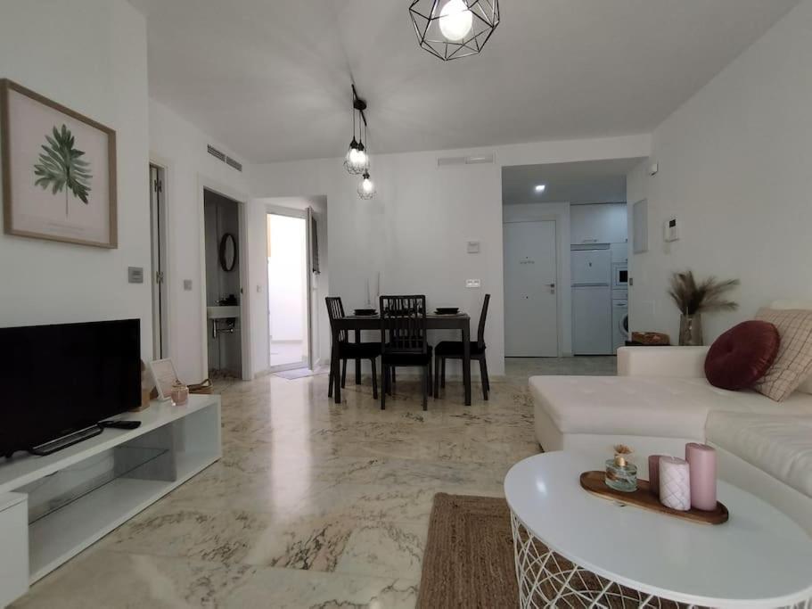 Love Rent4 Malaga Lyli Torremolinos Esterno foto