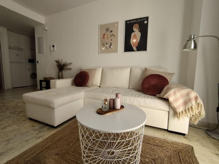 Love Rent4 Malaga Lyli Torremolinos Esterno foto